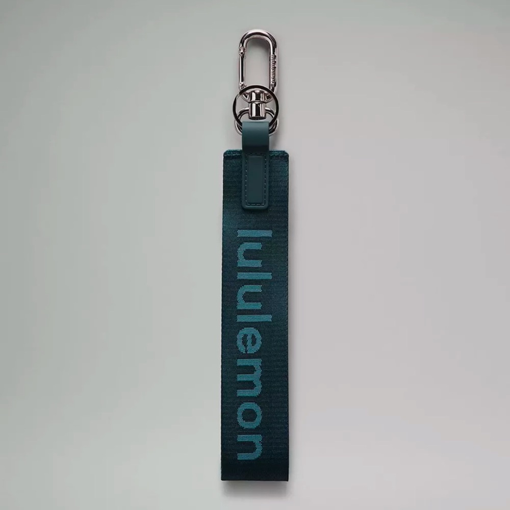 LULULEMON NEVER LOST KEYCHAIN
